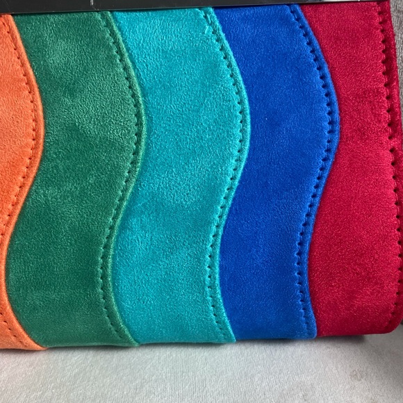 NWOT Red Orange Pink Blue Teal Wave Rainbow Soft Clutch Purse - Picture 8 of 9